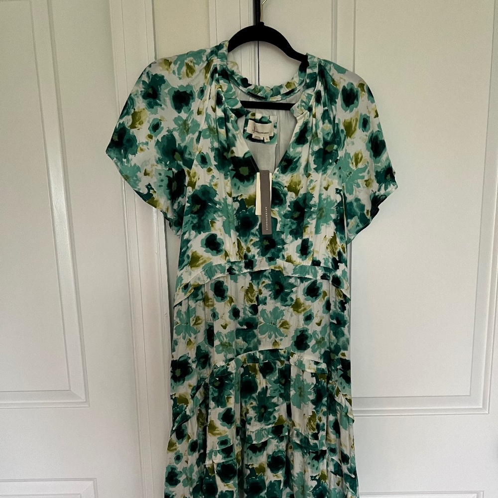 Gorgeous floral knee-length Anthropologie dress, NWT! Size small